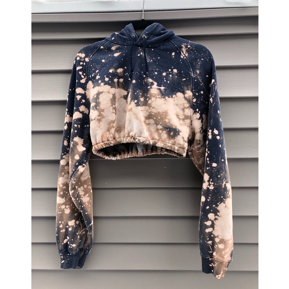 Cropped Nike Hoodie - Picture 1 of 2